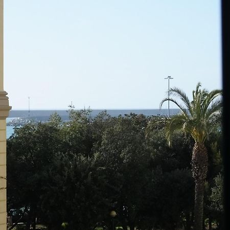 La Finestra Sul Mare B&B 리보르노 외부 사진