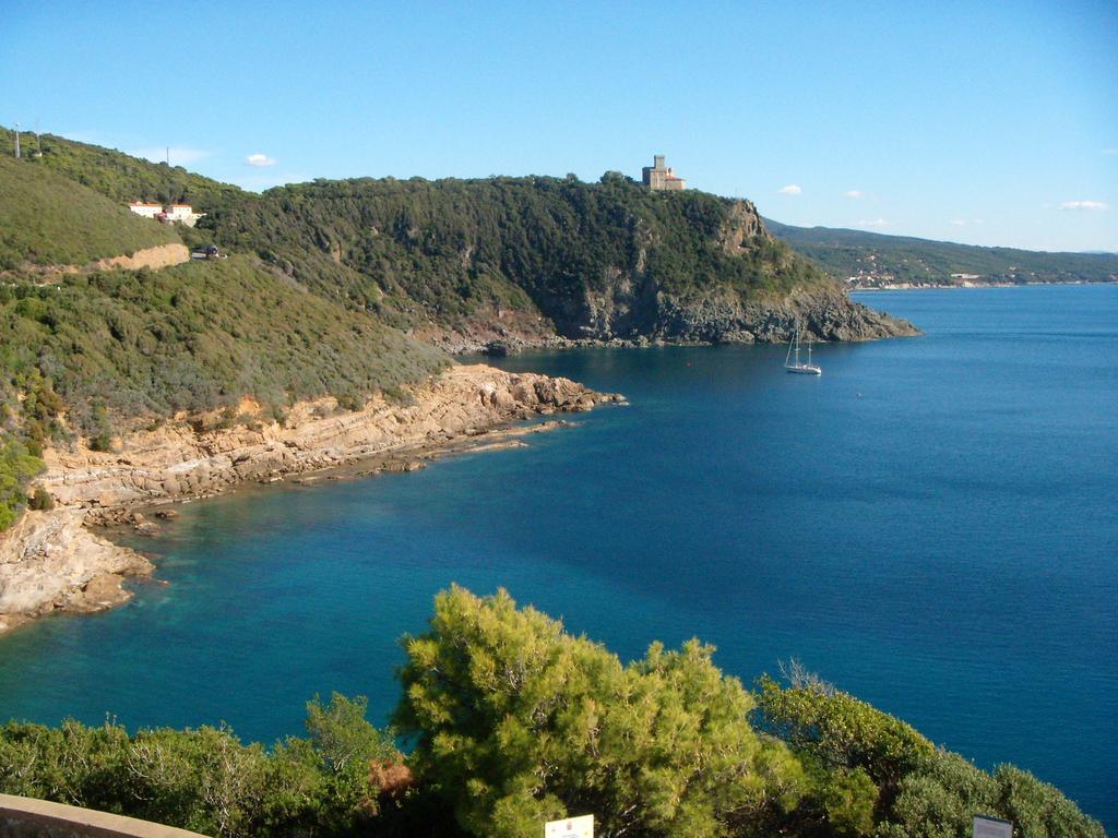La Finestra Sul Mare B&B 리보르노 외부 사진
